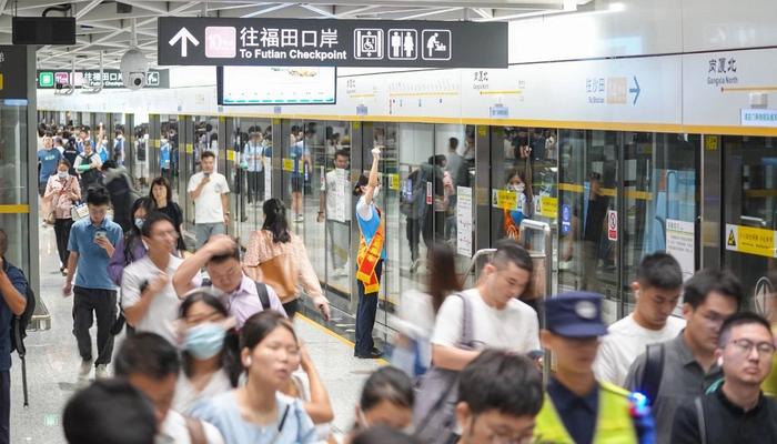2023城轨报告：郑州地铁里程大涨，深圳地铁日客流破千万