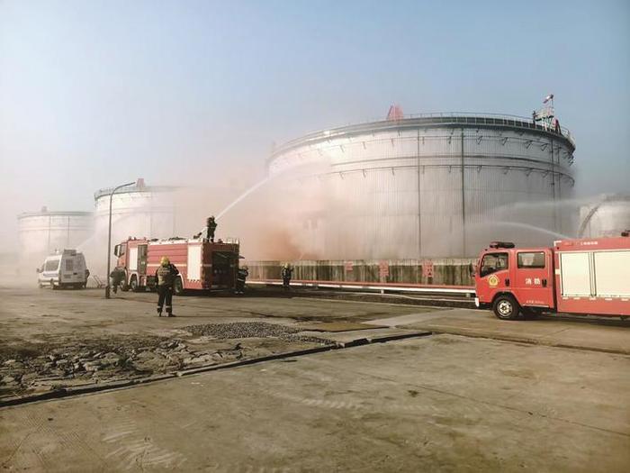 全市港口危险化学品泄漏及火灾事故应急救援演练在丹徒经济开发区举行