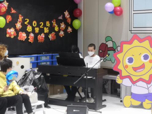 袋鼠宝贝之家·新阳光学园患病儿童举办元旦联欢会