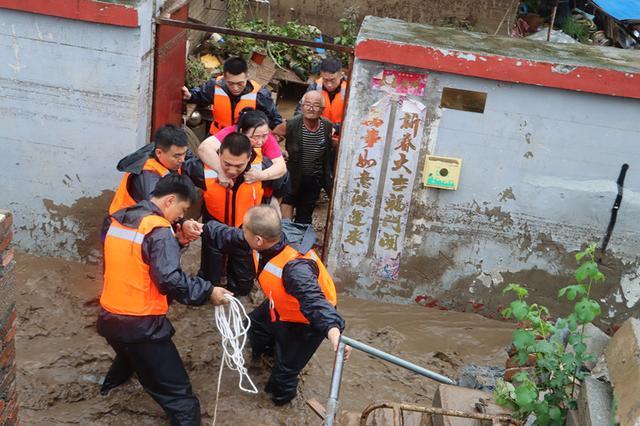 抗洪救灾群体获得2023年北京榜样年度特别奖 在暴雨洪流中展现人间大爱