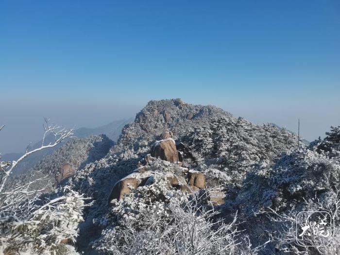 宛如童话世界！九华山景区迎来2024新年第一场雪