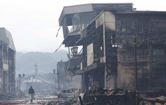 日本地震居民拍到地面此起彼伏 “地壳位移”肉眼可见？