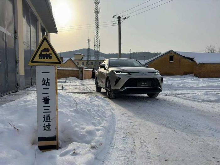 冬季序曲 在东北至臻雪景“遇见威飒”