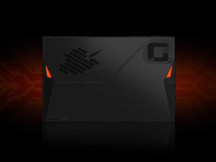 壹号本将发游侠X1三合一游戏平板 搭载酷睿Ultra处理器