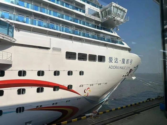 图/上海外高桥造船有限公司