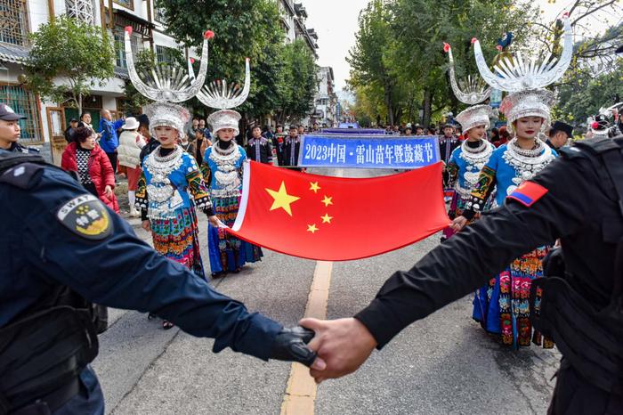 展现公安风采！第八届警察文化艺术周摄影作品展播