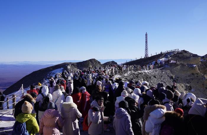 听东北冰雪经济新声｜从“等”到“迎” 用服务留住游客