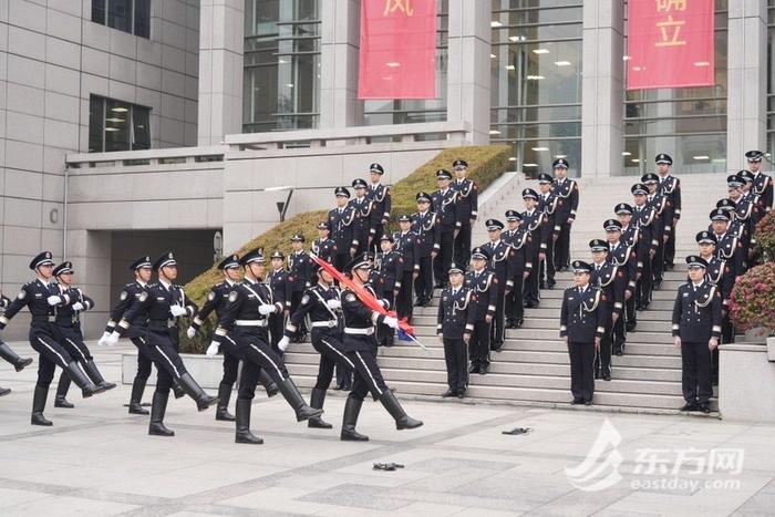 坚定初心重温入警誓词！今天，他们坚守岗位迎接中国人民警察节