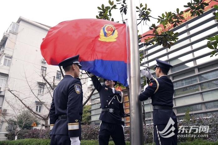 坚定初心重温入警誓词！今天，他们坚守岗位迎接中国人民警察节