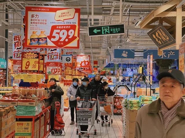 热播剧《繁花》成“上海美食大全”，大润发还原地道风味