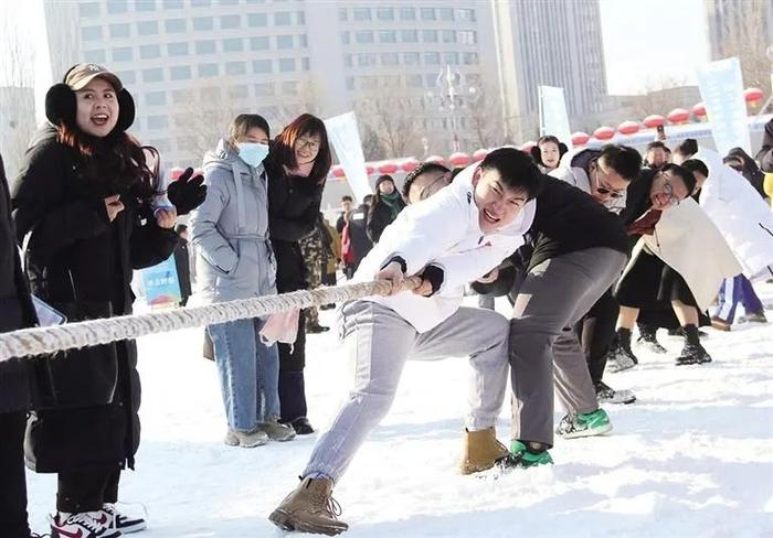 “第十届全国大众冰雪季”暨呼和浩特市第四届冰雪运动季正式启动  让群众在竞技中体验冰雪运动快乐