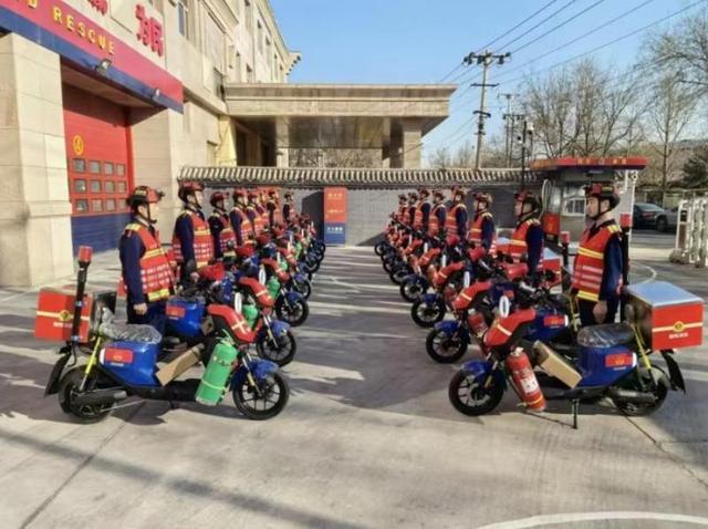 北京朝阳派驻社区消防专员再添2500件装备 “新战车”助力争取黄金灭火救援时间