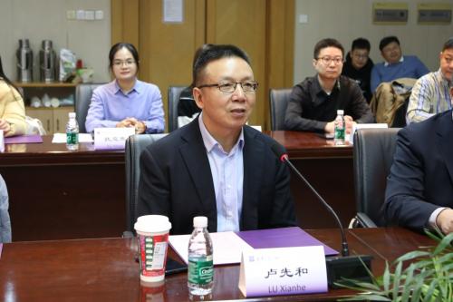 清华社常务副总编、副社长卢先和致辞