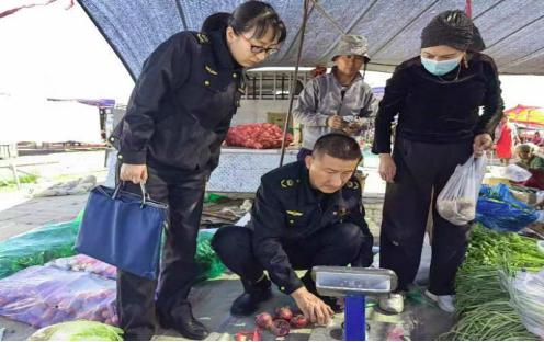 新疆霍城县市场监管做好节日期间“菜篮子”保供稳价