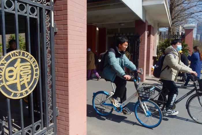 ▲上海,复旦大学邯郸路校区 据视觉中国