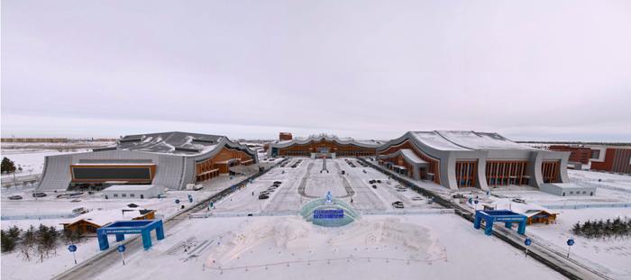 内蒙古自治区冰上运动训练中心全景。 草原全媒·正北方网记者 李新军 摄