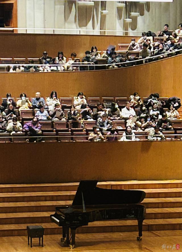 “苛刻”大师首次上海独奏音乐会，齐默尔曼与有礼观众双向奔赴
