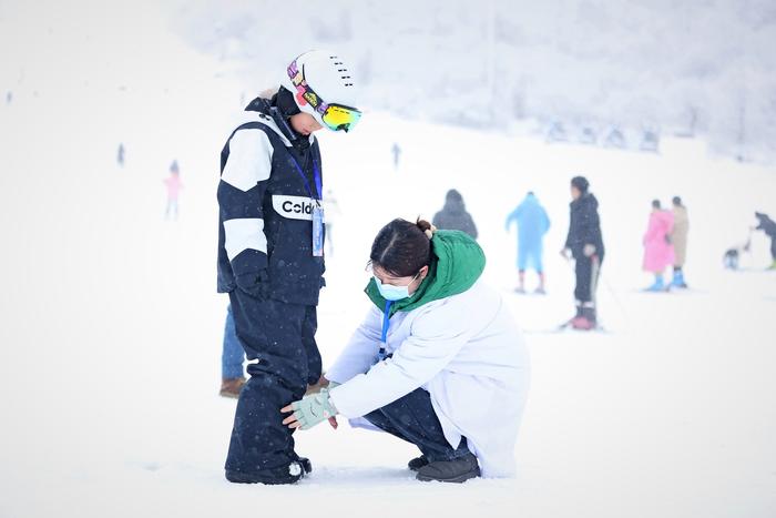 成都市第四届冰雪运动季西岭雪山启动 冰雪惠民活动持续一整年