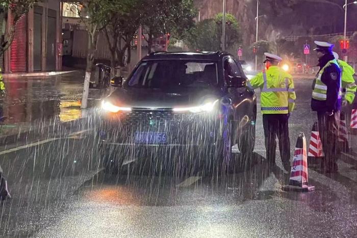 永州各级各部门压实防范责任 细化应对措施积极应对低温雨雪冰冻灾害天气