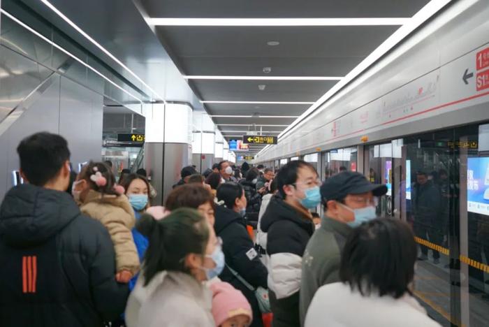 127.98万人次！S1线试乘首日地铁全网客流创新高 江阴外滩站成“流量王”