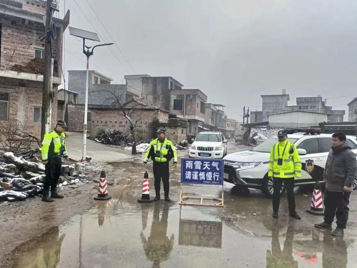 永州各级各部门压实防范责任 细化应对措施积极应对低温雨雪冰冻灾害天气