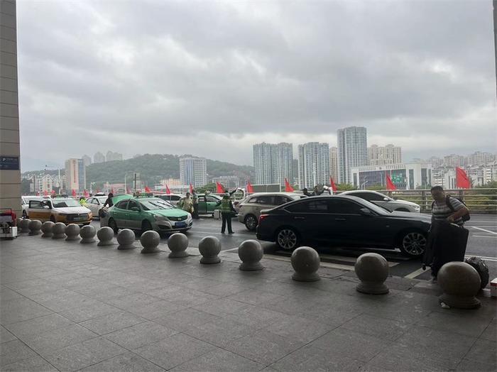 如何提高旅客通行效率？省政协老委员专家组组长陈雨农建议优化我省火车站服务质量