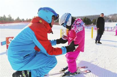 “小海狮”勇闯圣洁摇篮山滑雪场