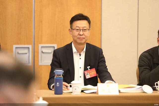 独家专访市政协委员、北京工艺美术行业协会理事长魏连伟：如何打造下一个“冰墩墩”？要有颜、有料、有趣、有用