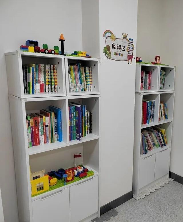 家门口的小小图书馆，让经典童书触手可及→