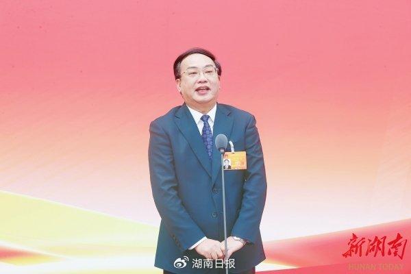 省十四届人大二次会议开启第一场“厅长通道”，4位厅长接受记者提问