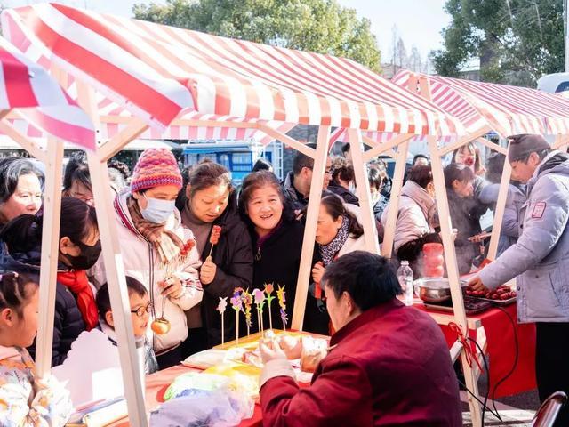 潮起初心聚“WE”来！西渡街道浦江居委迎新活动火热上演→丨爱申活暖心春