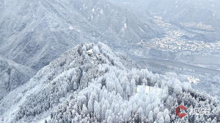 C视觉·航拍四川(62)︱打开四川下雪“群聊” 云瞰冬日浪漫盛景