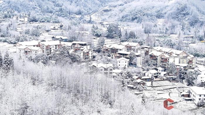 C视觉·航拍四川(62)︱打开四川下雪“群聊” 云瞰冬日浪漫盛景