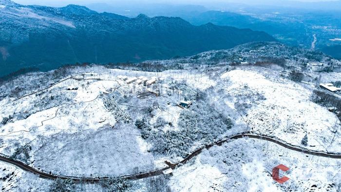 C视觉·航拍四川(62)︱打开四川下雪“群聊” 云瞰冬日浪漫盛景