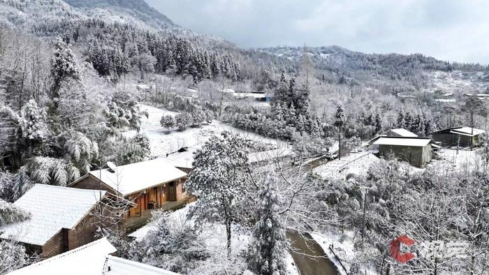 C视觉·航拍四川(62)︱打开四川下雪“群聊” 云瞰冬日浪漫盛景