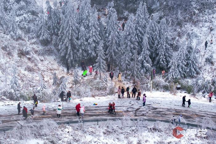 C视觉·航拍四川(62)︱打开四川下雪“群聊” 云瞰冬日浪漫盛景