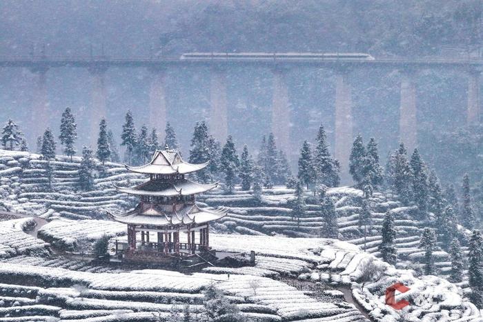 C视觉·航拍四川(62)︱打开四川下雪“群聊” 云瞰冬日浪漫盛景