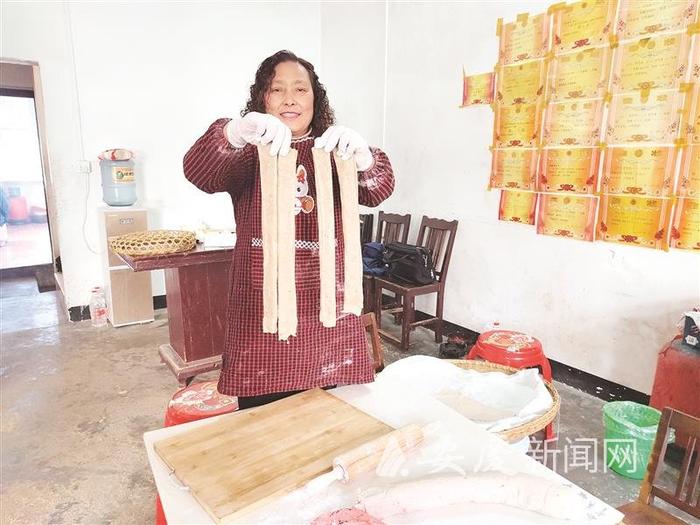 鱼面香时年味浓制作过程历经十几道工序 是村民腊月里的一大要事