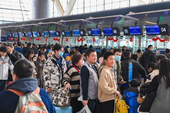 2024年春运期间上海机场预计客流达1293万人次，基本恢复至2019年同期水平