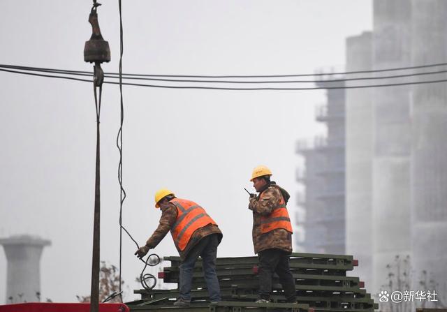 四季中国｜黄土高原上的冬日坚守——陕北革命老区首条高铁建设纪实