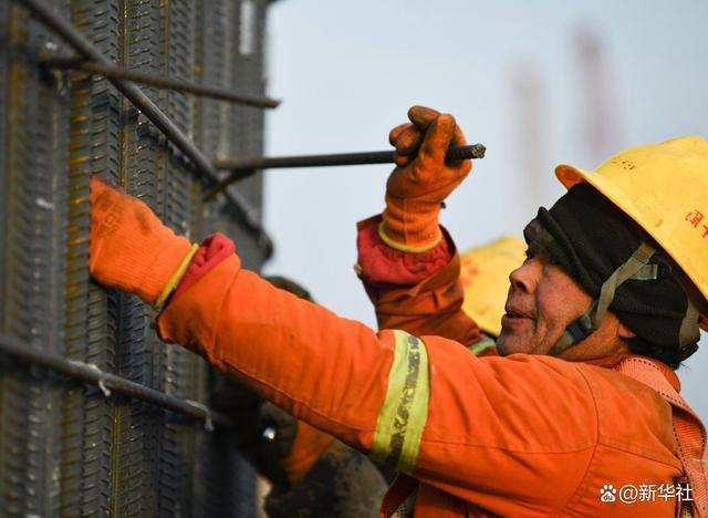 四季中国｜黄土高原上的冬日坚守——陕北革命老区首条高铁建设纪实