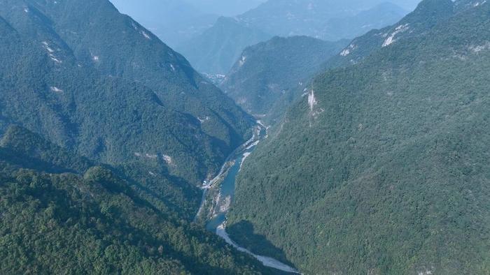 湖南石门：春风吹拂壶瓶山