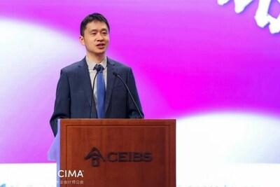 中欧国际工商学院金融学教授、运连网金融学教席教授,FMBA课程主任余方教授致欢迎词