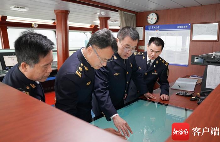 春运首日 多部门在琼州海峡联合开展海空立体巡航和海上应急训练