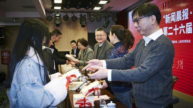 回归线下，26岁的新概念作文大赛，今年出了什么样的现场考题？