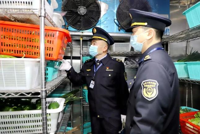 广东省韶关市突击检查“年夜饭”餐饮单位后厨