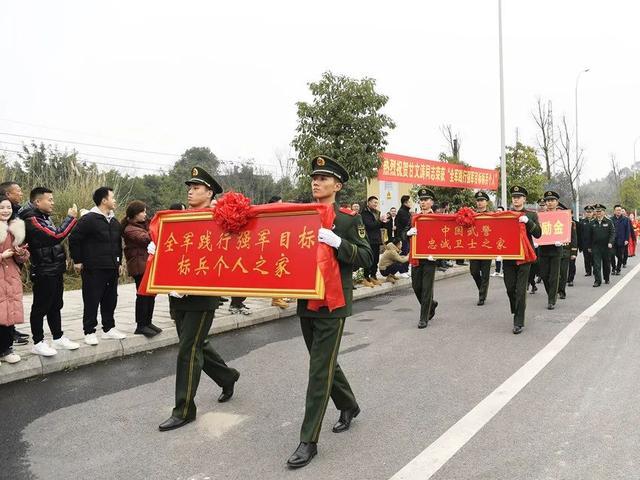 喜报！集齐一二三等功后，90后武警又获中央军委表彰