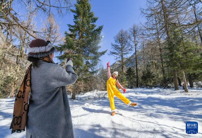 雪后毕棚沟迎客来