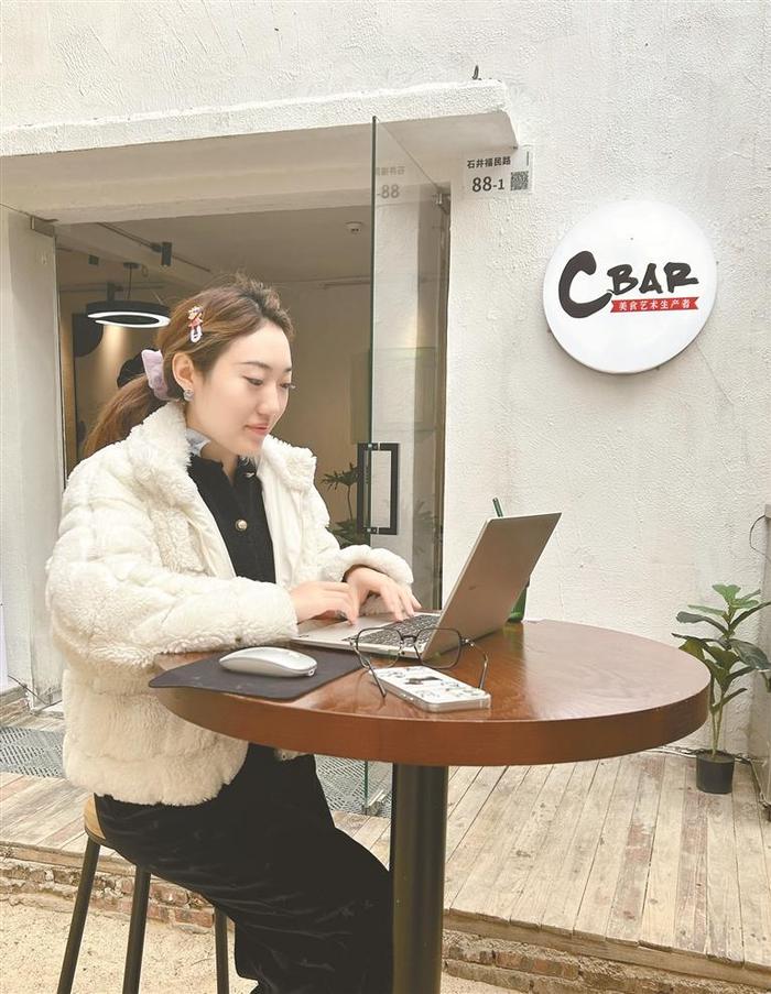 深圳网络作家李娜。