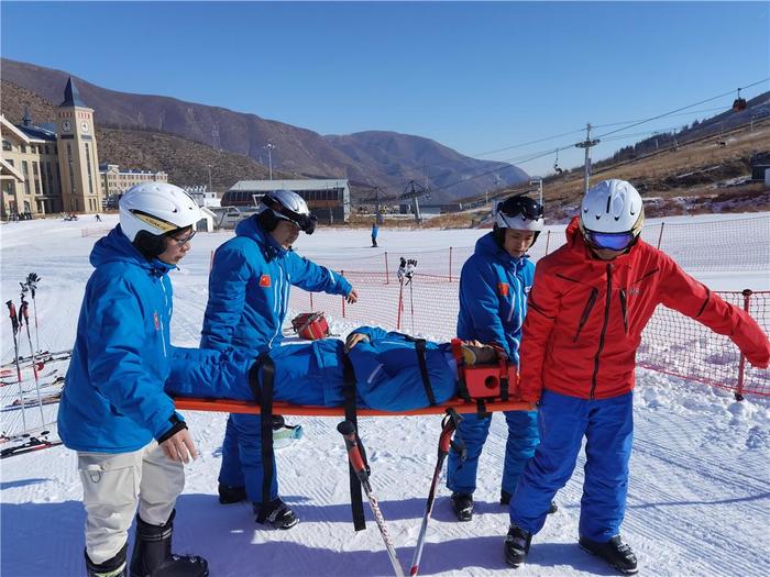 凉城赛区医疗卫生保障组开展场地踏勘及实战演练